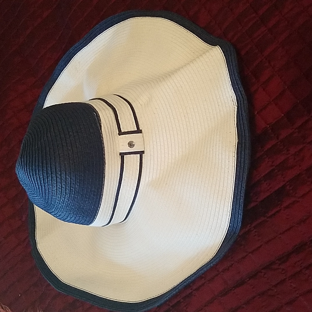 Wide brim floppy sun hat - Picture 2 of 6
